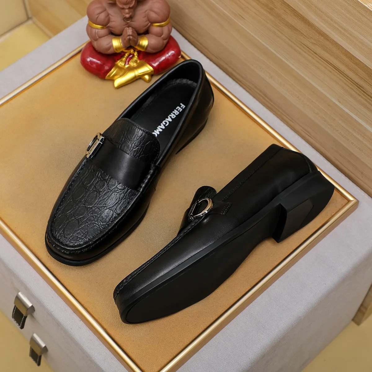 Men's shoes 260🕷🕷🐂【Ferragamo】Ferragamo Popular fashionable casual shoes🇨🇳Official website counter 1:1 production, original mold opening💯Good quality can be seen, imported high-end first-layer pebbled calfskin, water-dyed🐂leather lining🌿very clear texture, high-quality waterproof, non-slip and wear-resistant outsole🎋high quality and low price, truly handmade🍓, color optional! Code number 38-44 (45. To be customized)